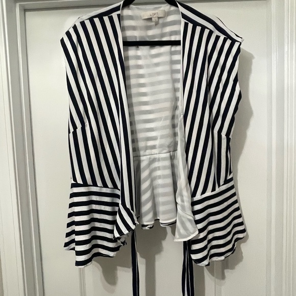 Preplum wrap top - Picture 2 of 3